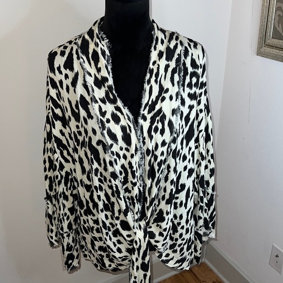 Umgee USA animal print kimono tunic front ties top blouse Sz M/L - Picture 1 of 10